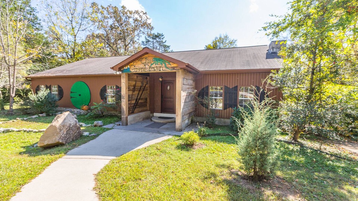Chickamauga House | A Middle Earth Inspired Stay