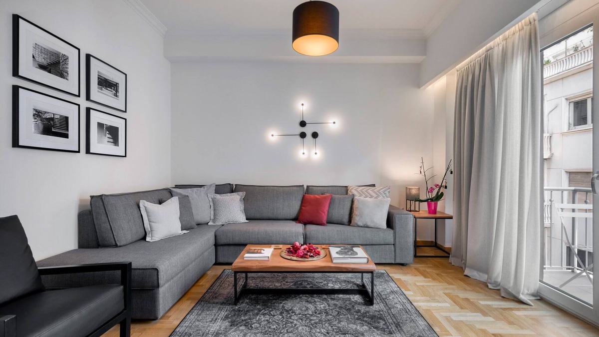 Plaka Apartment | A MINIMAL HAVEN BETWEEN THE ACROPOLIS AND SYNTAGMA