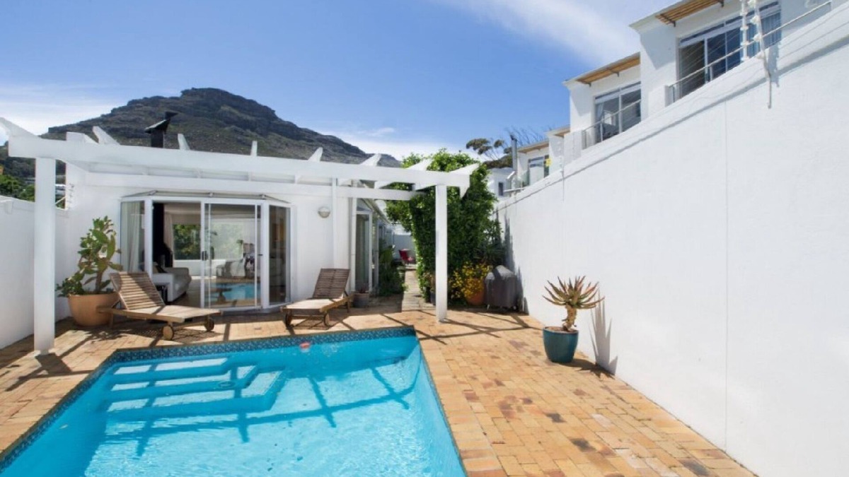 Scott Estate House | A modern 3 bedroom home with private pool located in a secure complex.