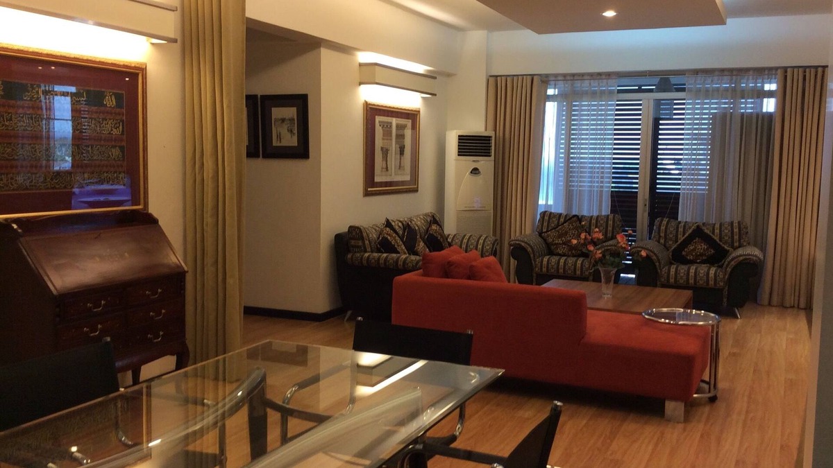 Kampung Stampin Apartment | A modern Apartment Living on the exotic island of Borneo