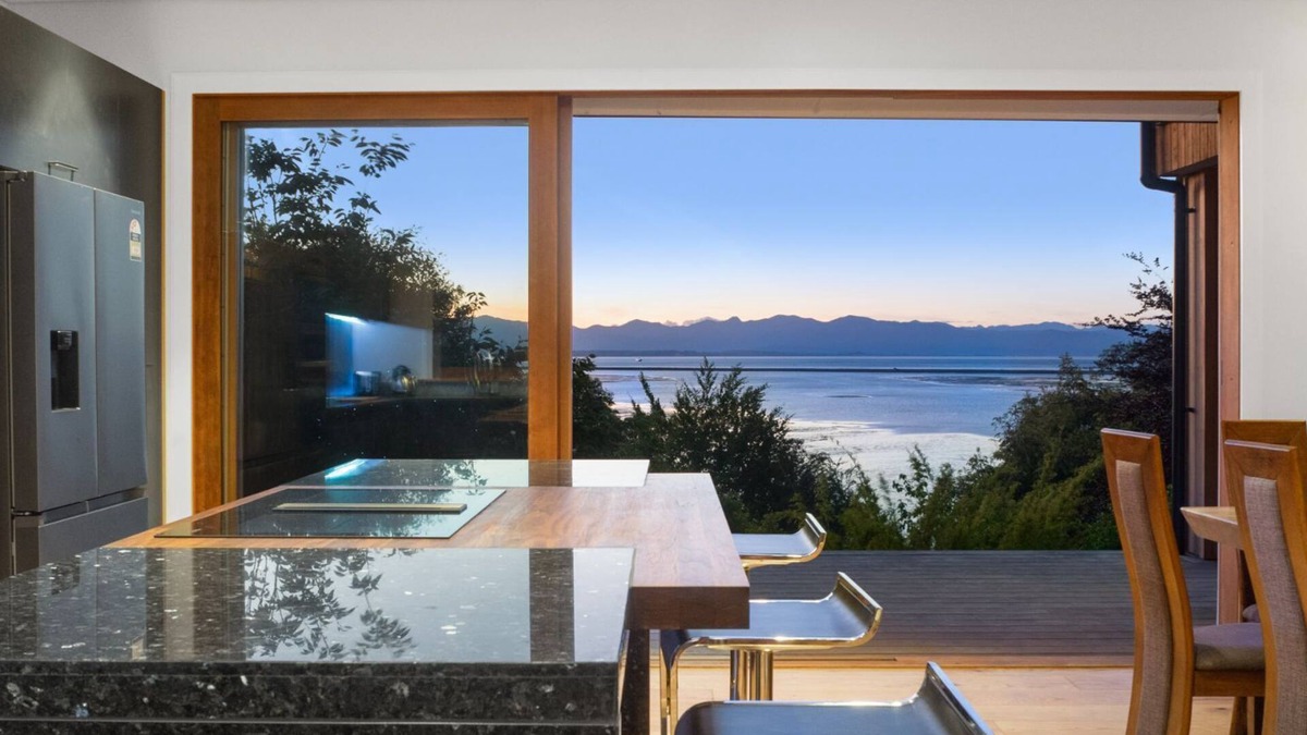 Atawhai House | A modern home with sea views, just a short drive to Nelson city