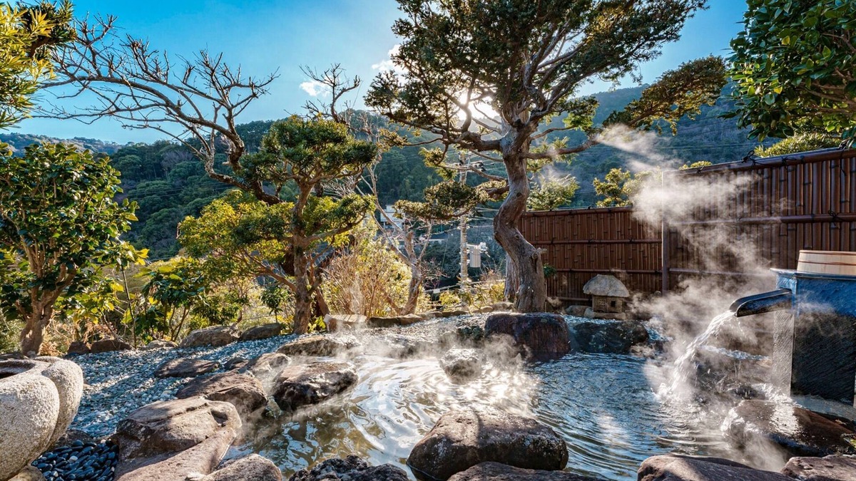 Atami House | A modern Japanese hot spring inn with an openair bath A relaxing space with a garden/Atami Shizuoka
