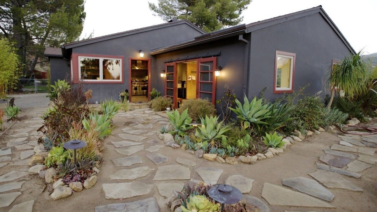 Casa Conejo House | A modern rustic retreat