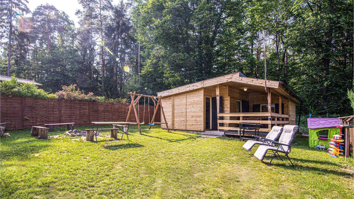 Blanki House | A modern wooden cottage near the lake awaits you.