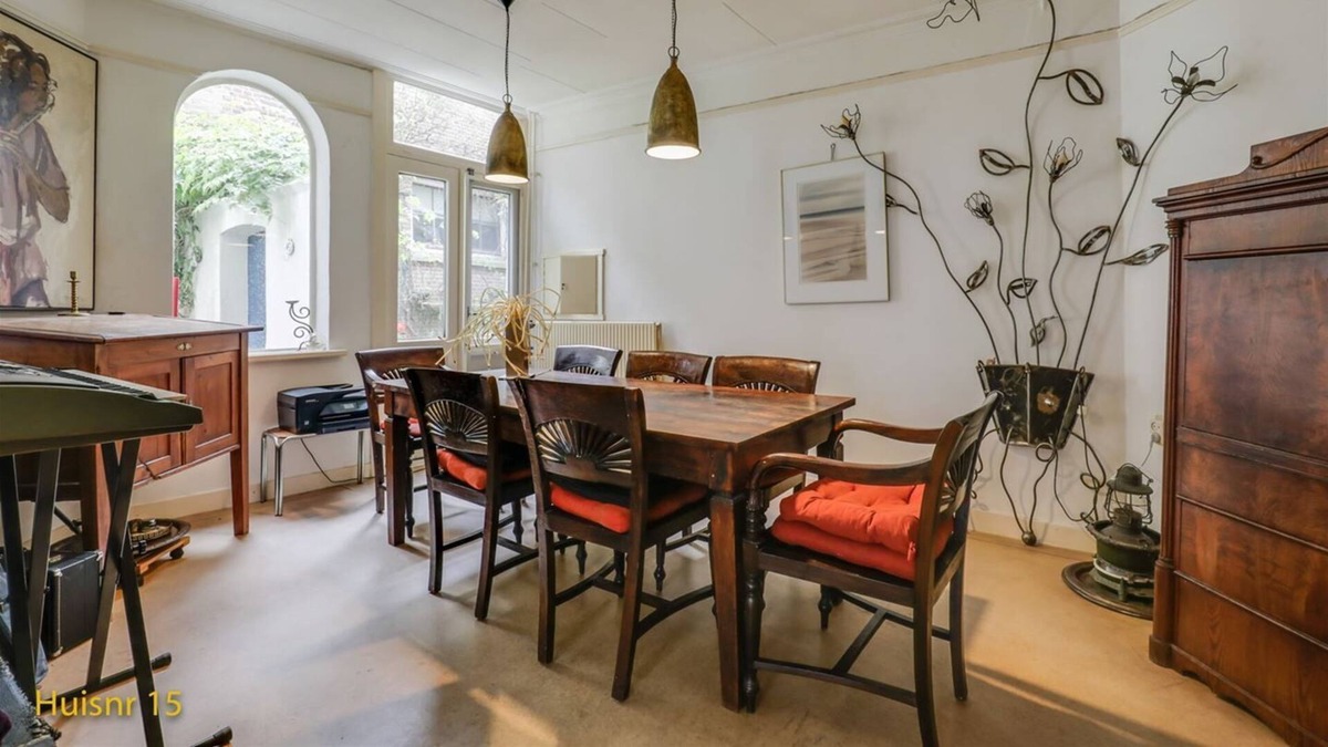 's-Heerenberg Apartment | A monument with the atmosphere of the 1960s, lots of greenery for walking and biking.
