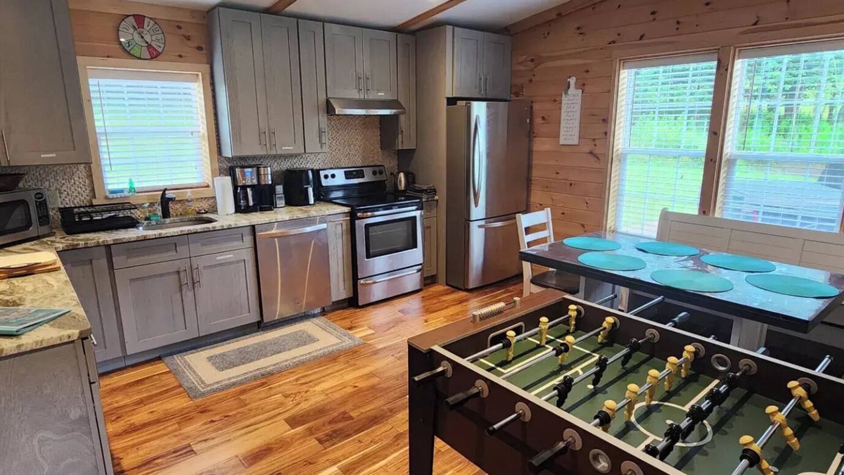New Kingston House | A must-stay! Hot tub, dog-friendly, and EV charger