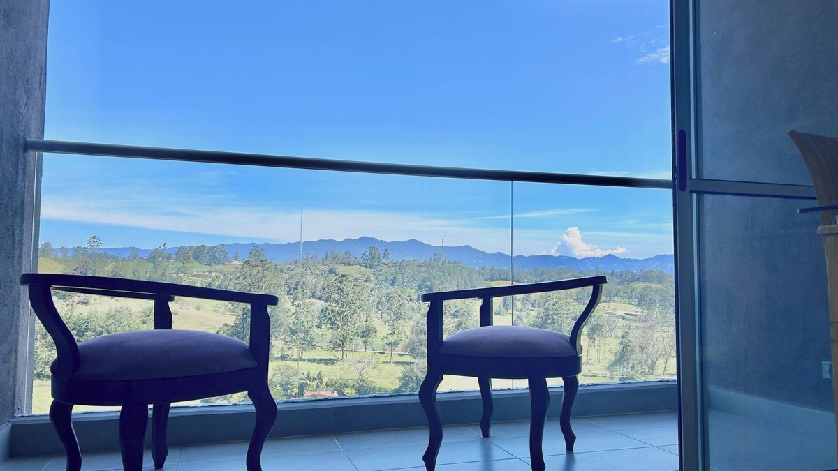Danbury Apartment | A newly built complex in the heart of Rionegro with a scenic view.