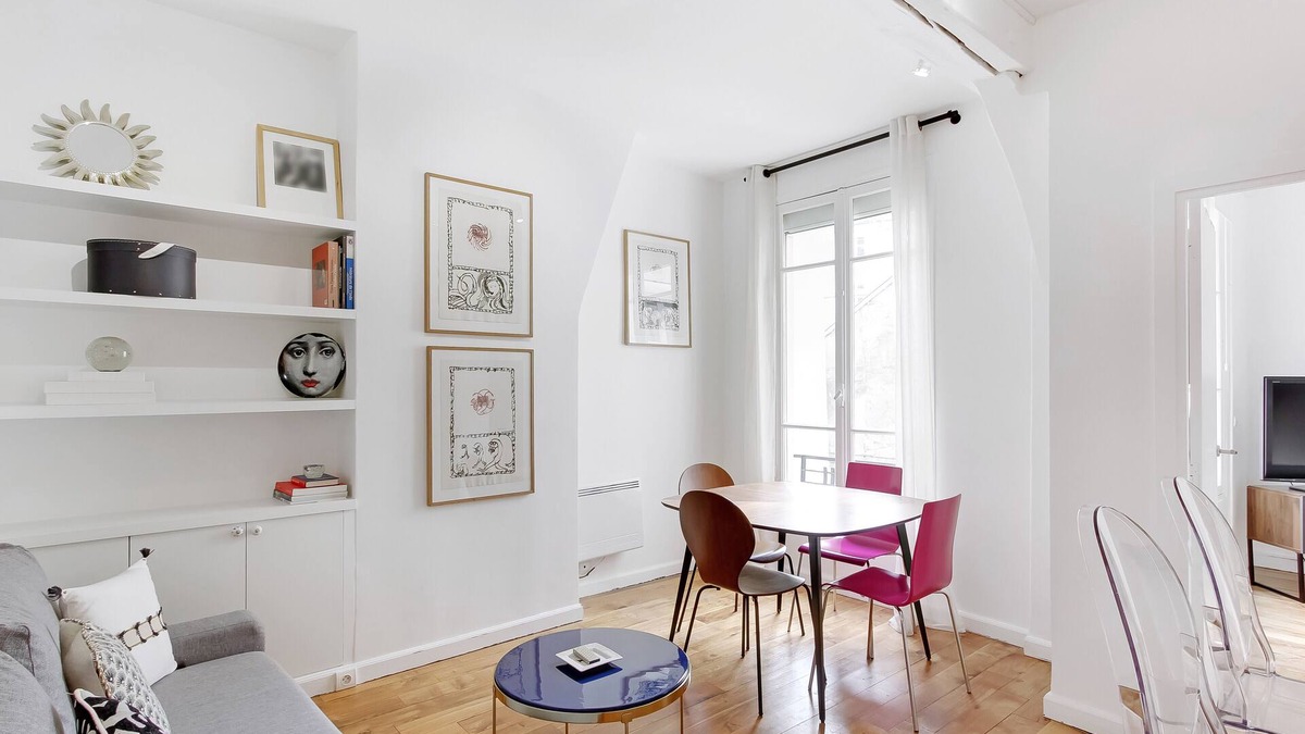 Saint-Germain-des-Pres Apartment | A Nice 1-BR in Saint Germain