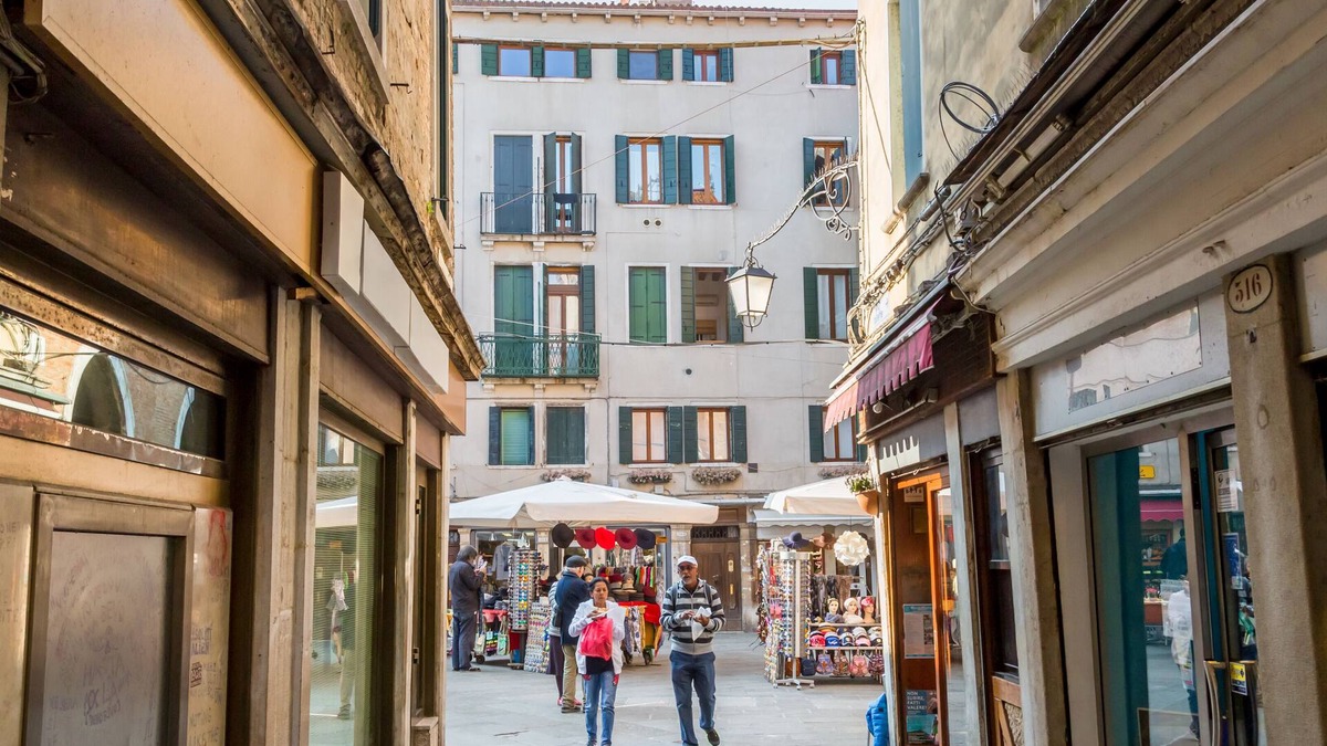 San Polo Apartment | A nice home that gives you the feeling of the soul of Venice