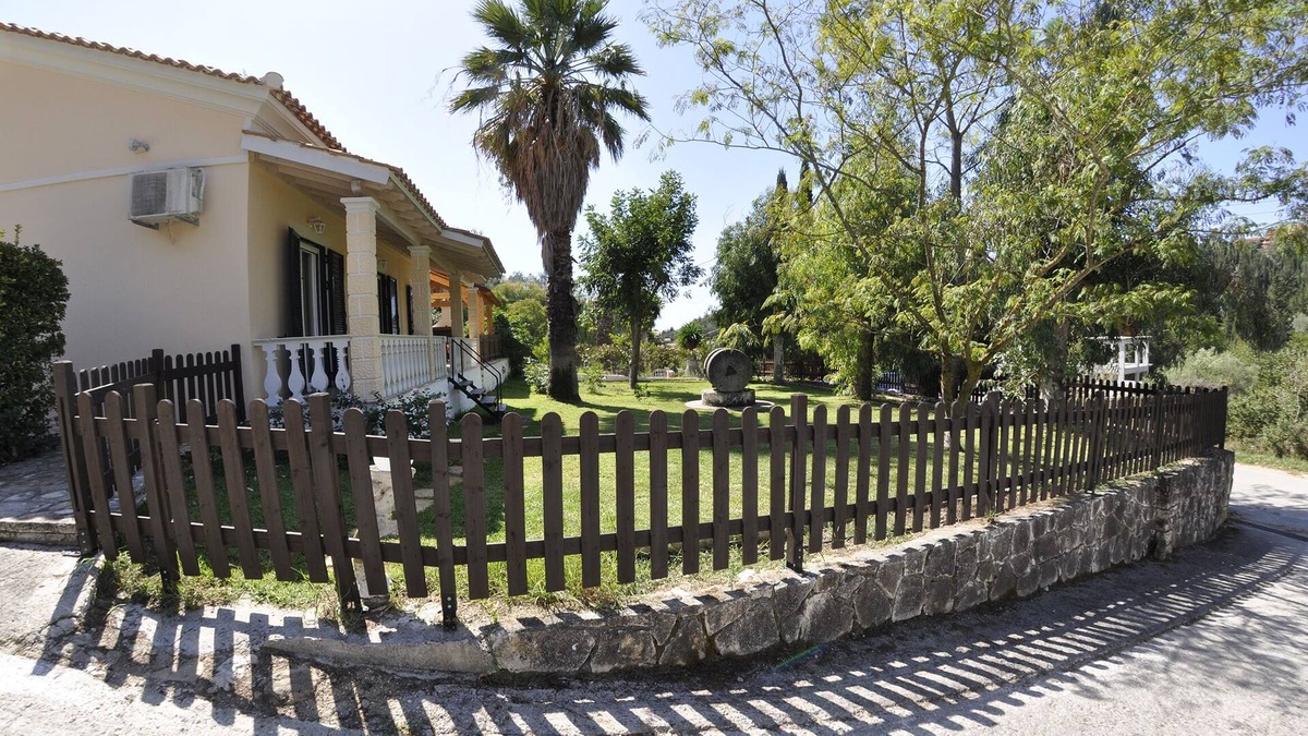 Agios Georgios Pagon House | A NICE HOUSE 350M FROM THE SEA