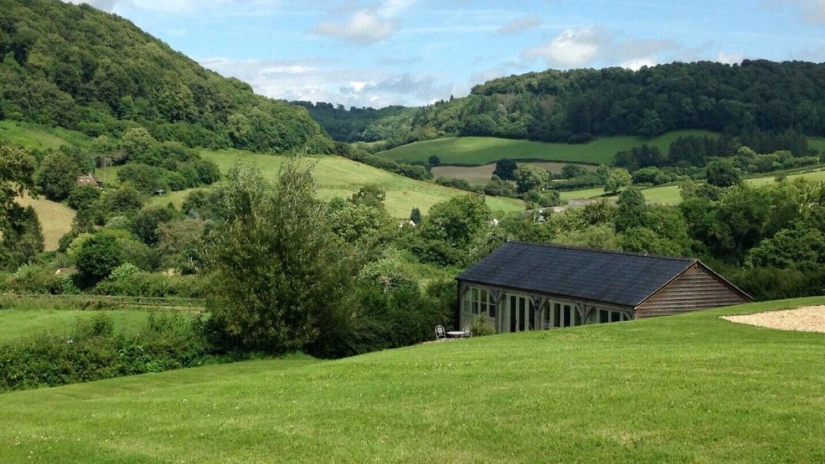 Dursley House | A one bedroom self catering property in an idyllic valley setting.