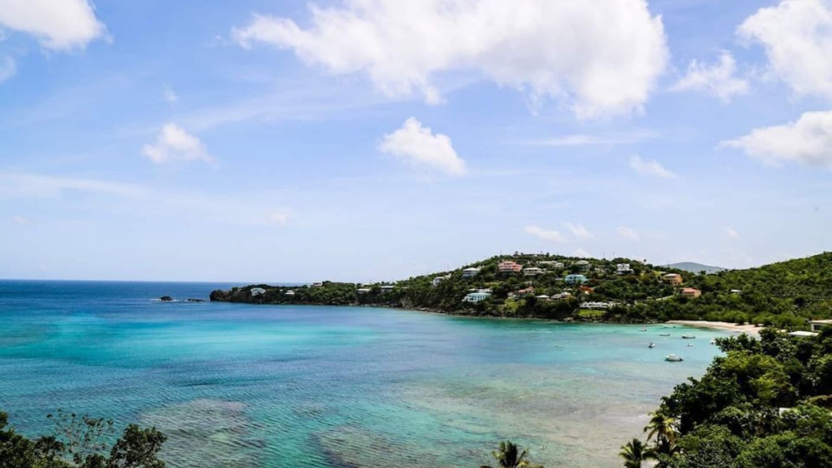Estate Hull Apartment | A Peace in Paradise too!