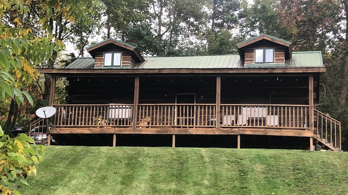 Westby Cabin | A peaceful country getaway near trout fishing, golfing, scenic view. Sleeps 2-3.