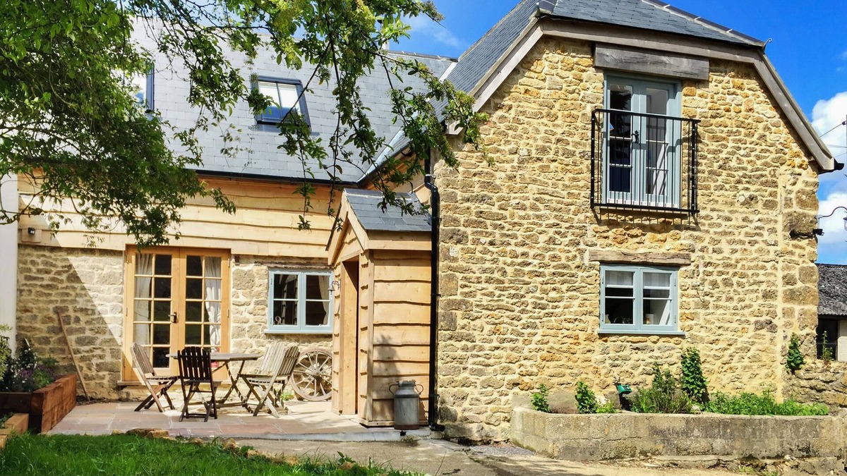 Beaminster Cottage | A Perfect Getaway Holiday Home, Impeccably Stylish, Rustic Luxury
