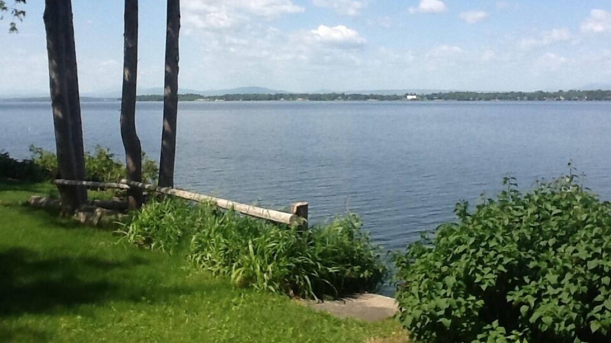 Grand Isle Cottage | A Perfect Lake Front Vacation Spot In Beautiful Grand Isle, Vermont
