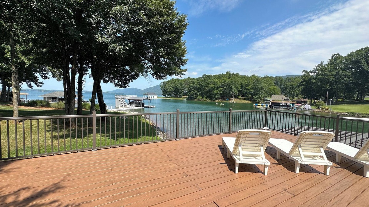 Penhook House | A PERFECT LOCATION! Sloping lot, mountain view, and great cove!
