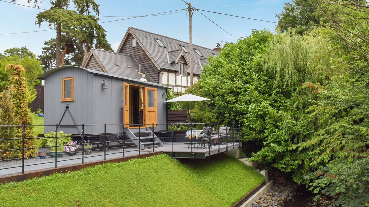 Bettws Cedewain Cottage | A perfectly formed shepherds hut, that puts the glam in glamping.