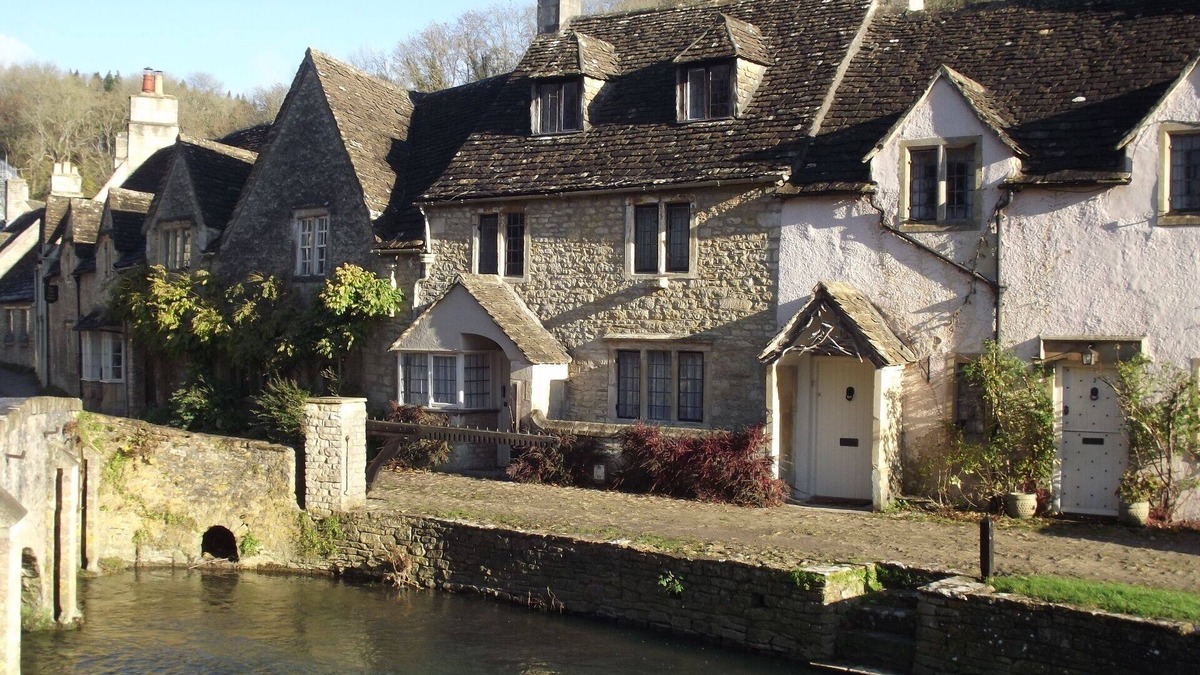 Castle Combe Cottage | A picturesque 15th century three storey stone cottage fully equipped & furnished