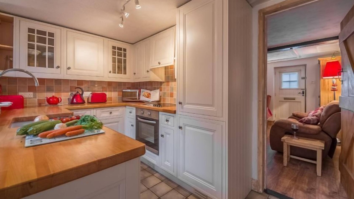 Wenhaston Cottage | A picturesque terraced late Georgian house in the heart of a beautiful village