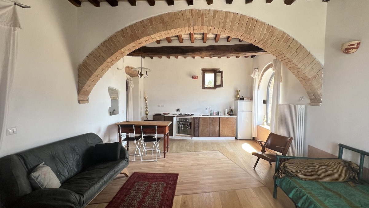 Deruta Villa | A place for the muse, unusually close to nature, but luxurious and well connected.