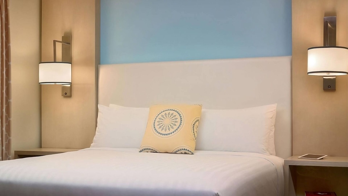 Newark Hotel | A Place You'll Surely Enjoy! Full Kitchen, Free Breakfast, Pets Allowed