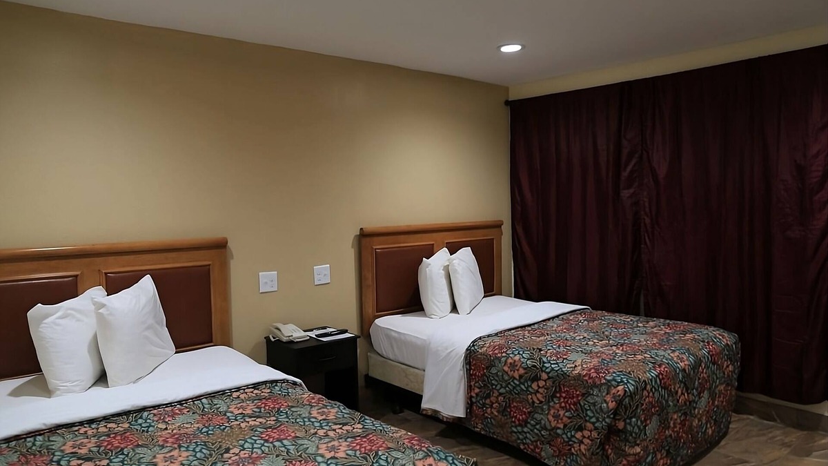 Beeville House | A Place You'll Surely Enjoy! Free Parking, Pets Allowed
