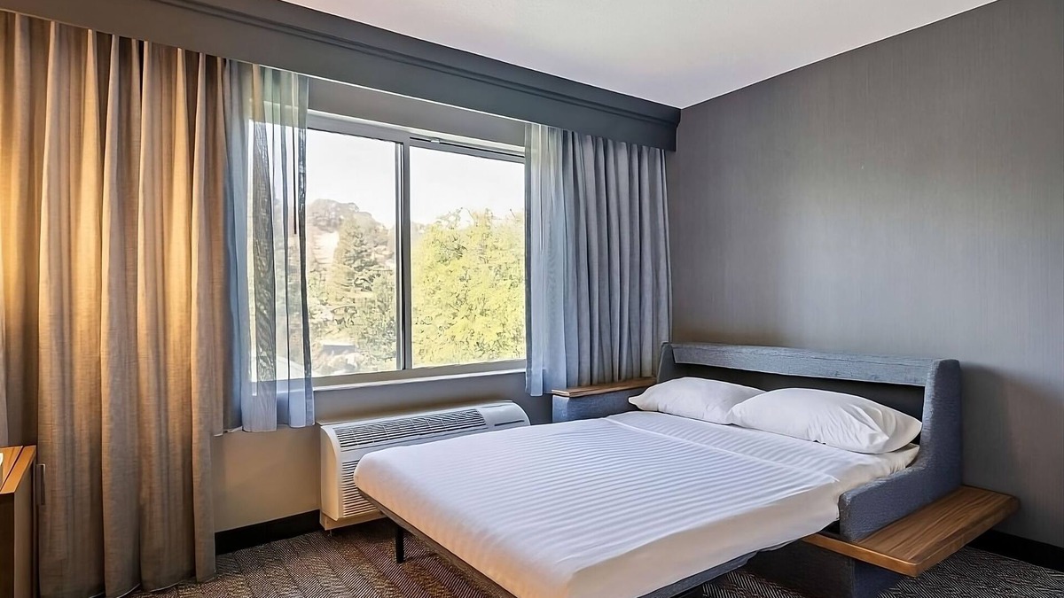 San Ramon Hotel | A Place You'll Surely Enjoy! Pet-friendly, Complimentary Parking, Swimming Pool!