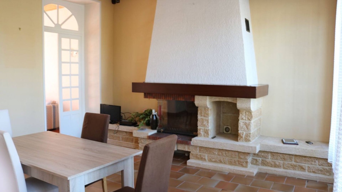 Angerville House | A PLEASANT AND PEACEFUL STAY AWAITS YOU IN THIS LARGE HOUSE