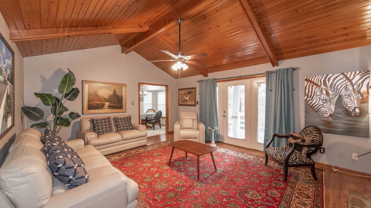 River Mountain House | A Pleasant Home For Your Living Pleasure