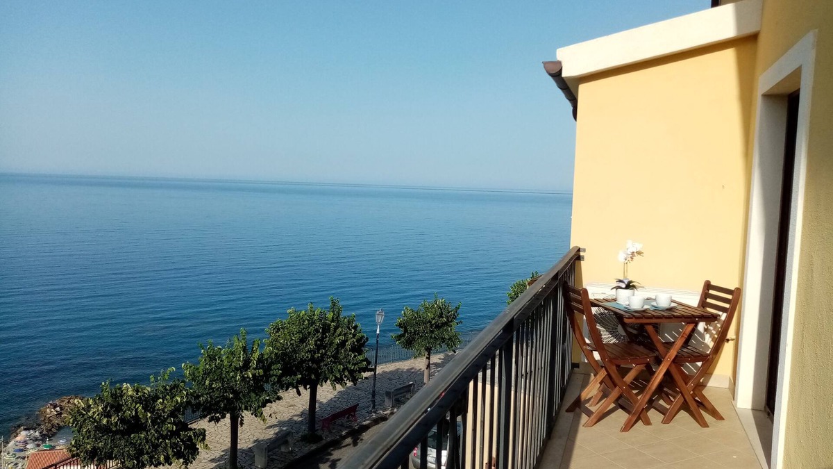 Arcavacata Apartment | A Porthole on the Sea With PANORAMIC OVERVIEW of the SEA