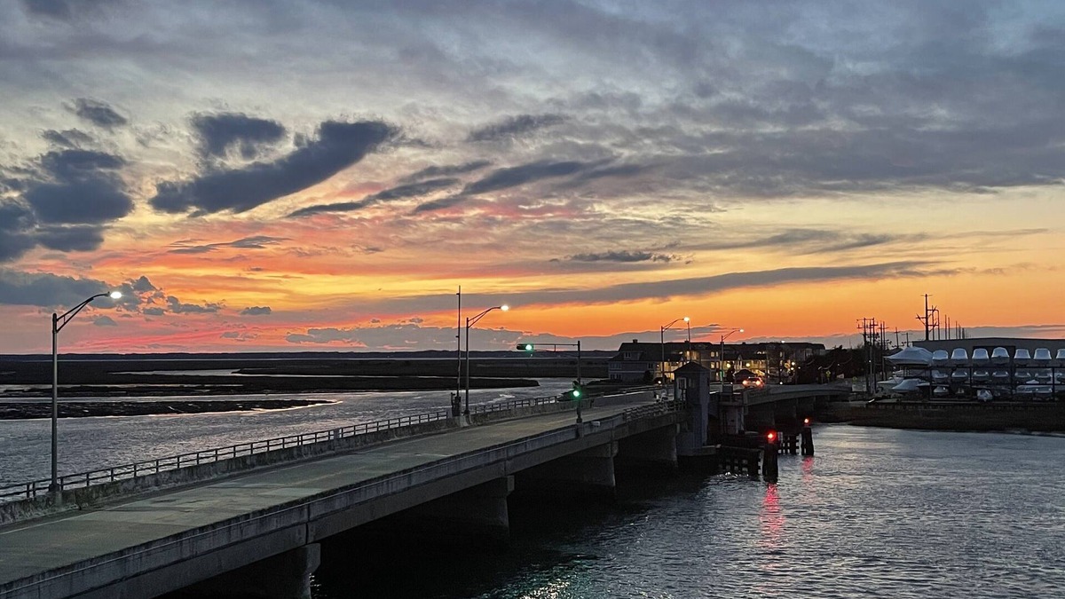 Stone Harbor Condo | A pristine condo on the bay that comes with beautiful sunsets.