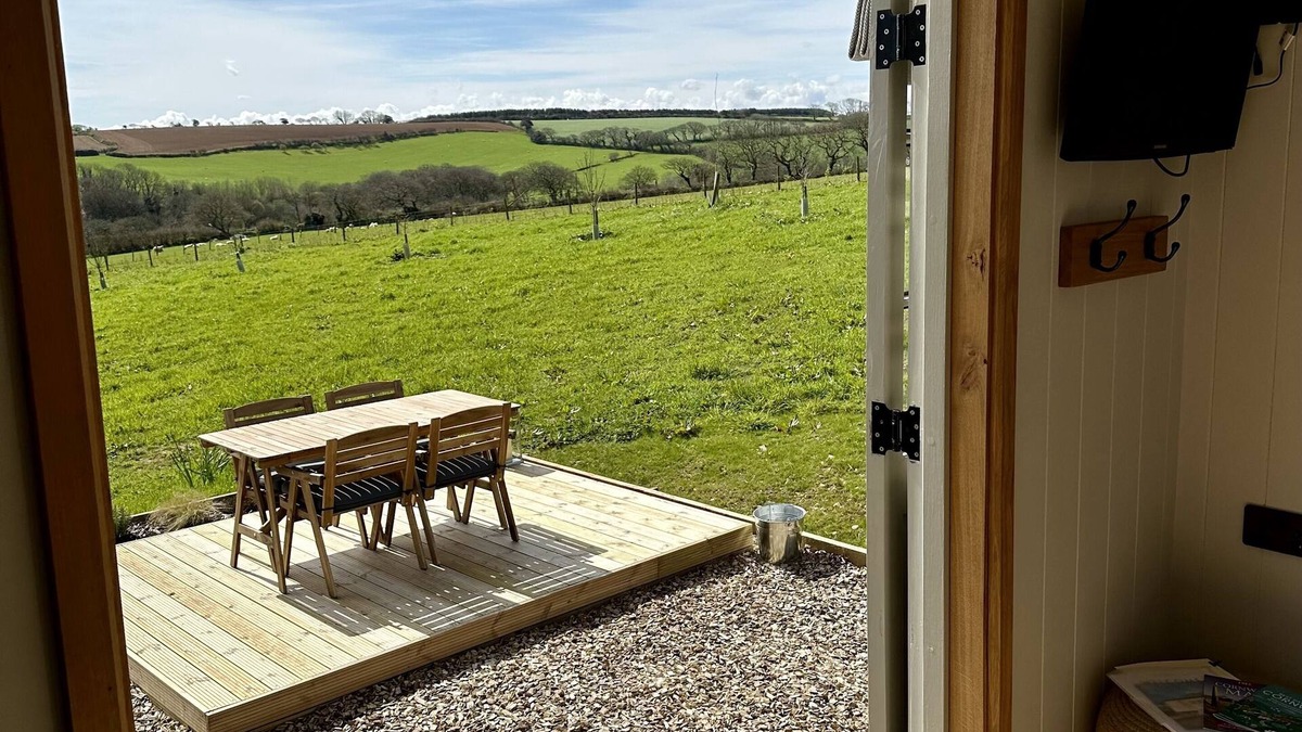 Truro Cabin | A private and peaceful couples countryside retreat near Truro, Cornwall