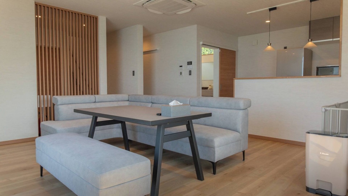 Awaji House | A private dog run of approximately 330m2 overlooki/Awaji Hyōgo