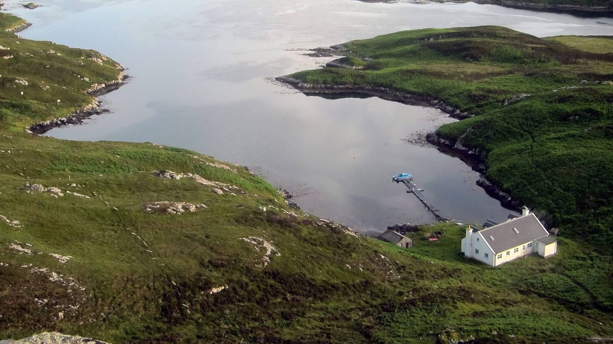 North Uist House | A private island with 5 bedroom house. Enquiries only, no automatic booking)