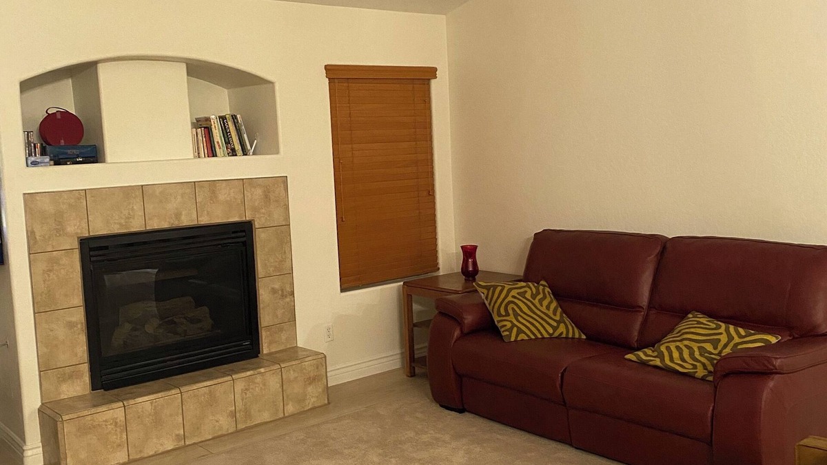 Laveen Village House | A Putter’s Paradise- Rent 3 or 2 bedrooms with WiFi, AC in fabulous Phoenix