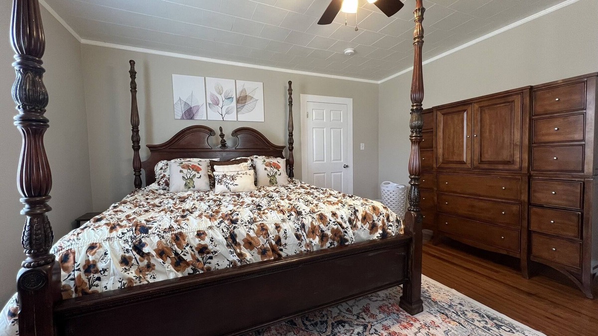 Gastonia House | A quaint 100 year old house fully remodeled in the heart of Gastonia