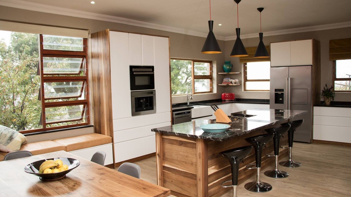 Paarl House | A’ Queenslin Guesthouse offers guests a peaceful home away from home.