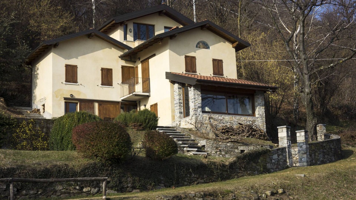 Belgirate Villa | a quiet country house with a great view of Lake Maggiore