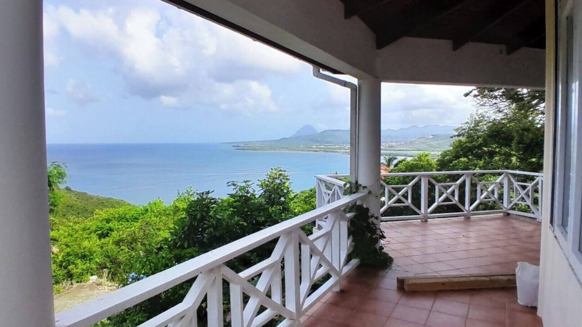 Vieux Fort Bed & Breakfast | A Quiet Escape-Cozy Private Room Retreat: AC, Near Airport, Beach & Dining