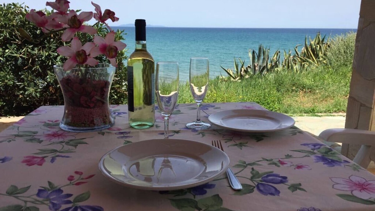Sorso Villa | A quiet house with 800 square metres garden on the sea