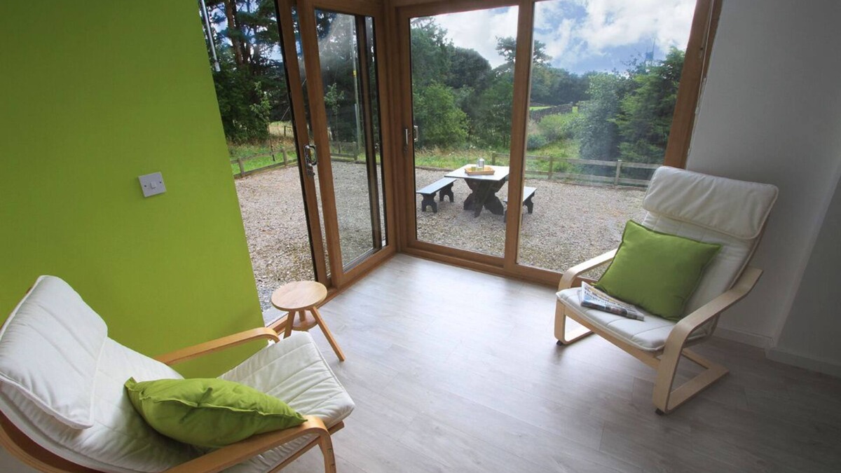 Kendal Cottage | A Quirky, Modern Converted Barn, Quiet Rural Setting With Easy Access To Kendal