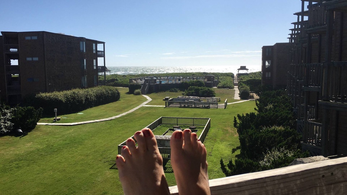 Duck Condo | A RAY OF SUNSHINE - OBX CONDO - OCEANVIEW - 2 MIN WALK TO BEACH