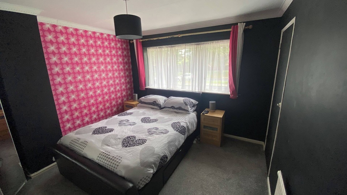 Crawley House | A real homely home close to Gatwick and the South East of England.