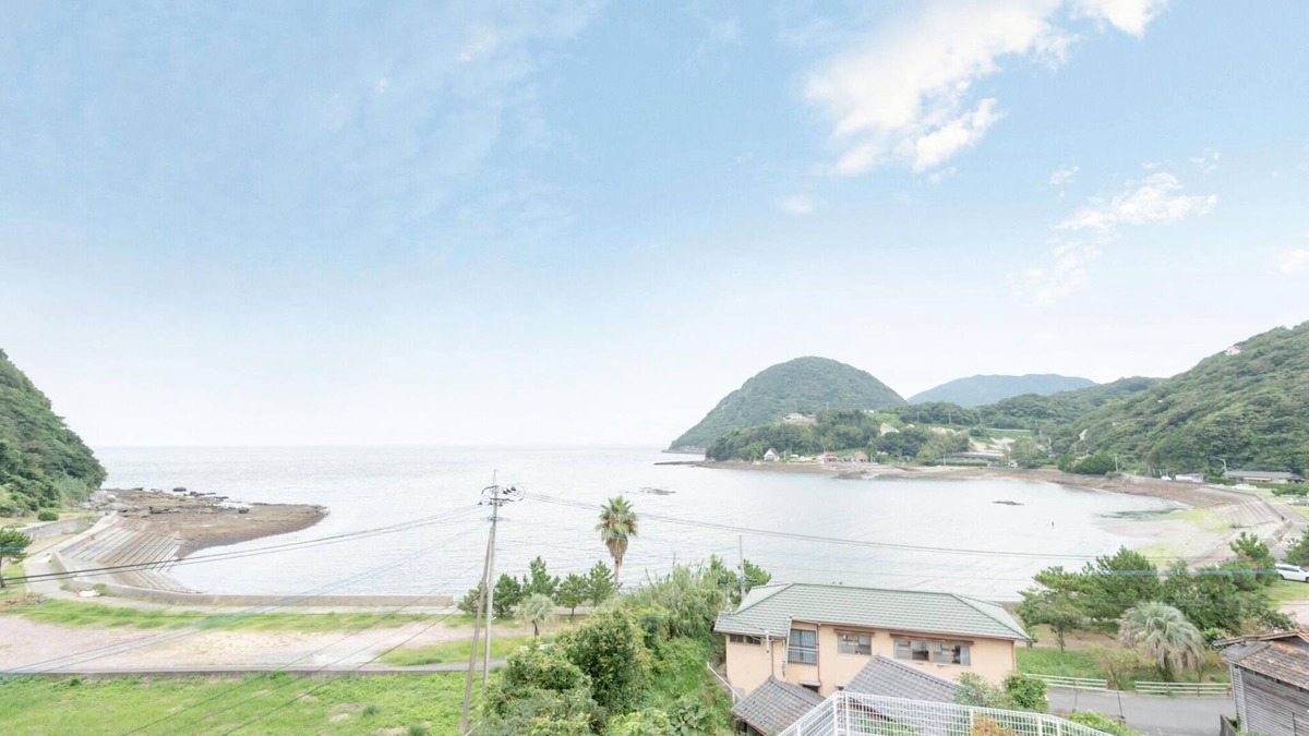 Kamiamakusa House | A rental villa with an orange roof with a BBQ gard /Kamiamakusa Kumamoto