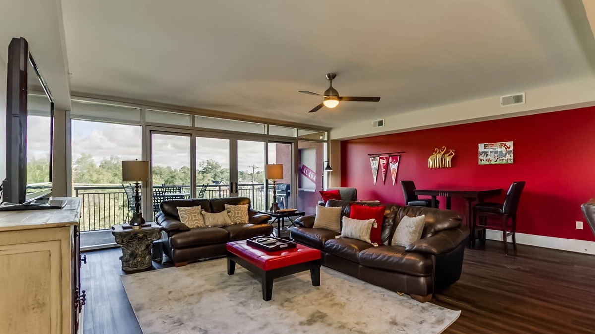 Tuscaloosa Condo | A ROLL-TIDE RENTAL 2 blocks from SABAN FIELD at BRYANT DENNY Stadium!