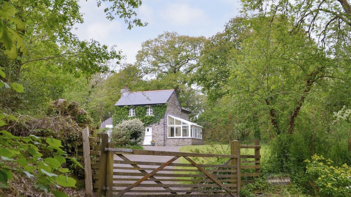 Callington Cottage | A secluded cottage surrounded by woodland and boasting many original features.