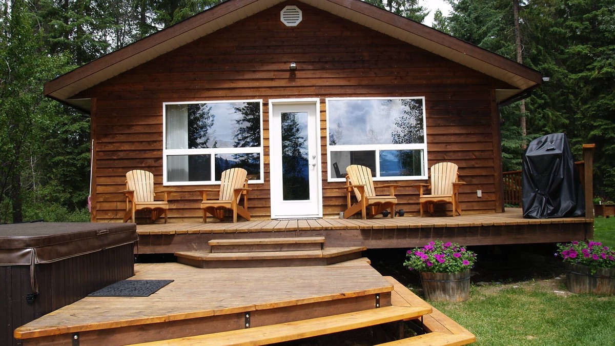 Golden Cabin | A Secluded Mountain Paradise - surrounded by the river, trees and wildlife