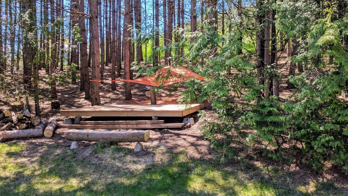 Mono House | A setting for a rustic wedding, family reunion or wellness retreat