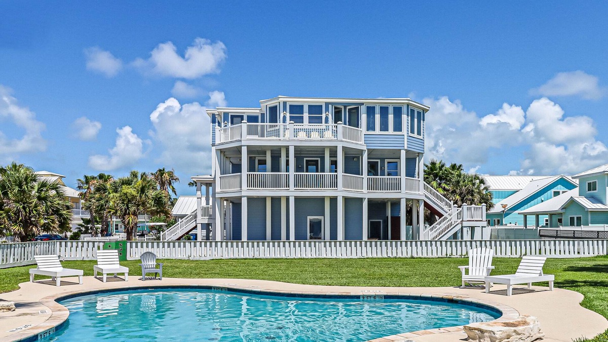 Port Aransas House | A Shore Thing - Overlooking Pool/Ocean Views to South/Bay View to North