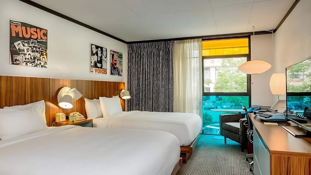 West Fens Hotel | A short drive from Old State House! 2 Family-friendly Units w/Balcony! Parking!